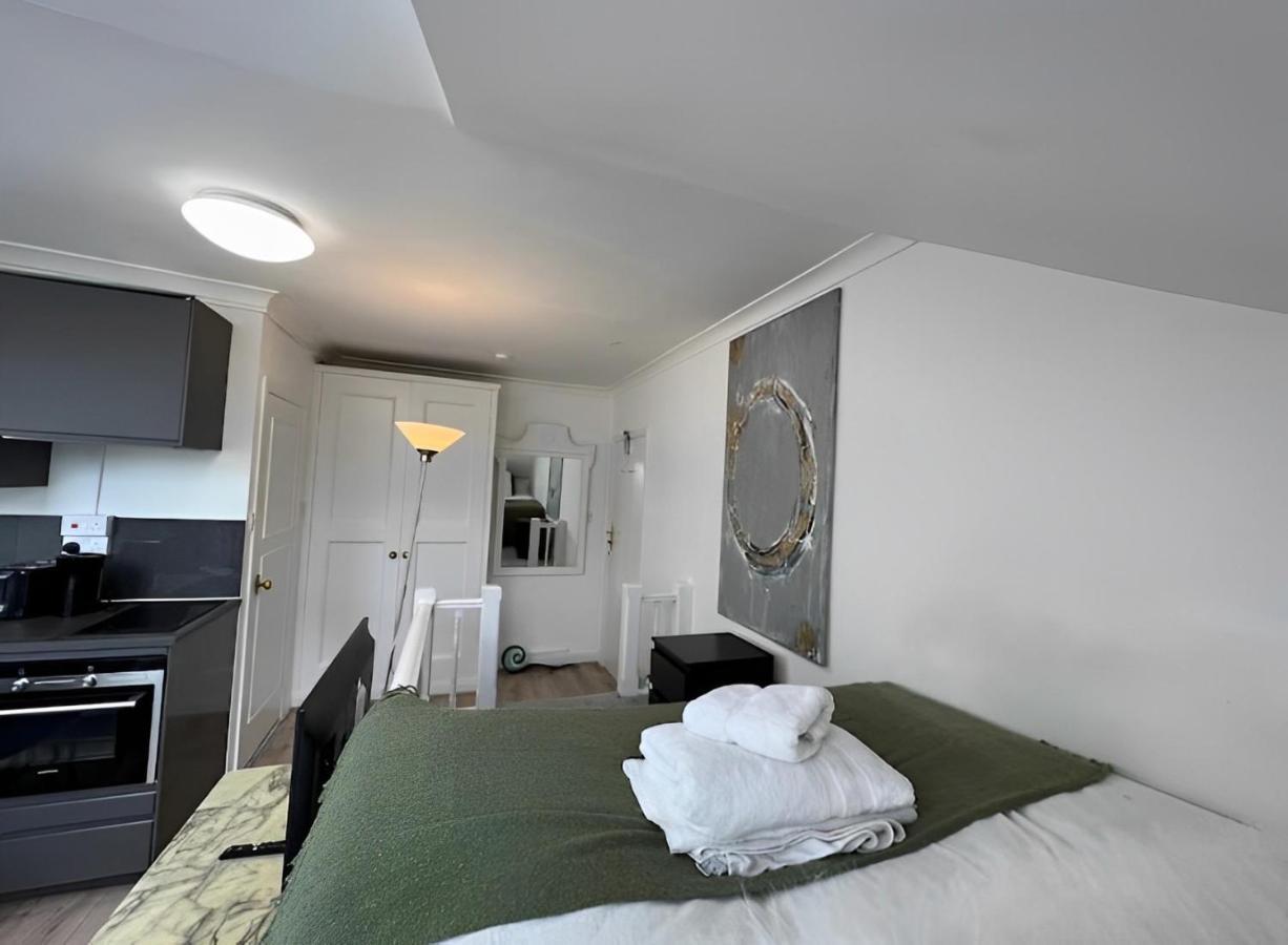 Loft Studio Shepherd'S Bush London Near Everything Exterior photo
